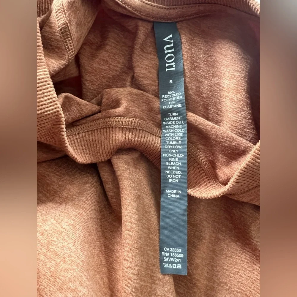 Vuori Halo Crew Top - Picture 8 of 9